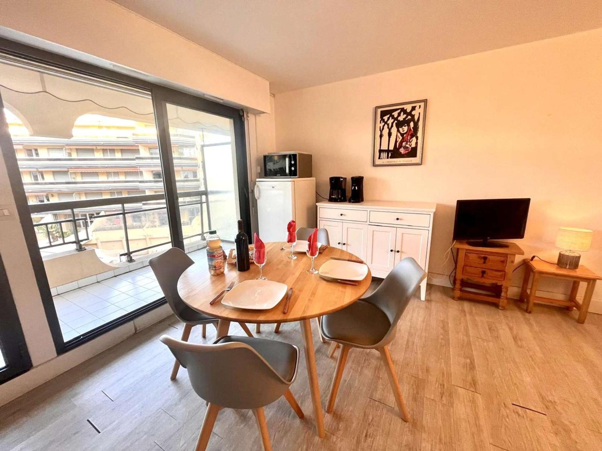 Appartement 2P, 4 Couchages, Terrasse Et Salon De Jardin A 200M De La Plage, Frejus - Fr-1-226A-22 Экстерьер фото